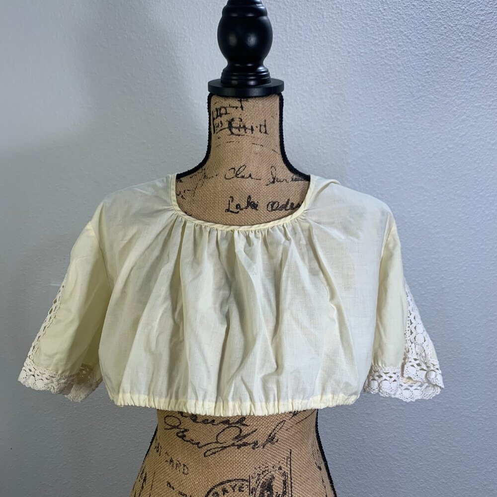 (E-144)Women’s Cream Crop Top Blouse Lace Trim Boho Peasant Style Short Sleeve S - Picture 2 of 7